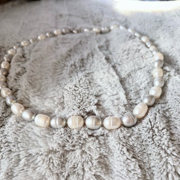 Source Unknown Jewelry - Elegant Faux Pearl Necklace